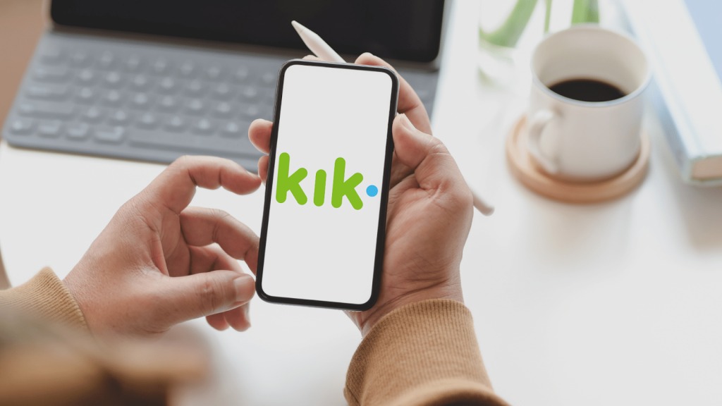 How to Sell Feet Pics on Kik - The Complete Guide