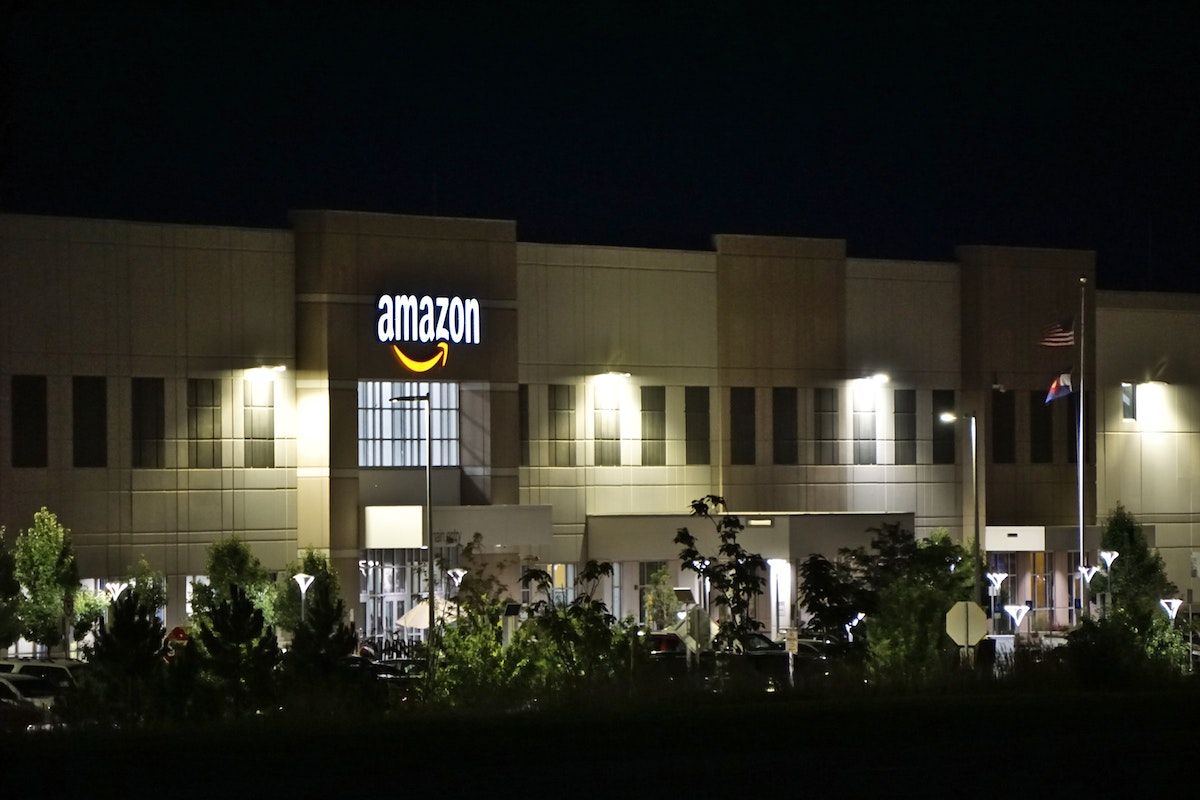 How Many Employees Does Amazon Have