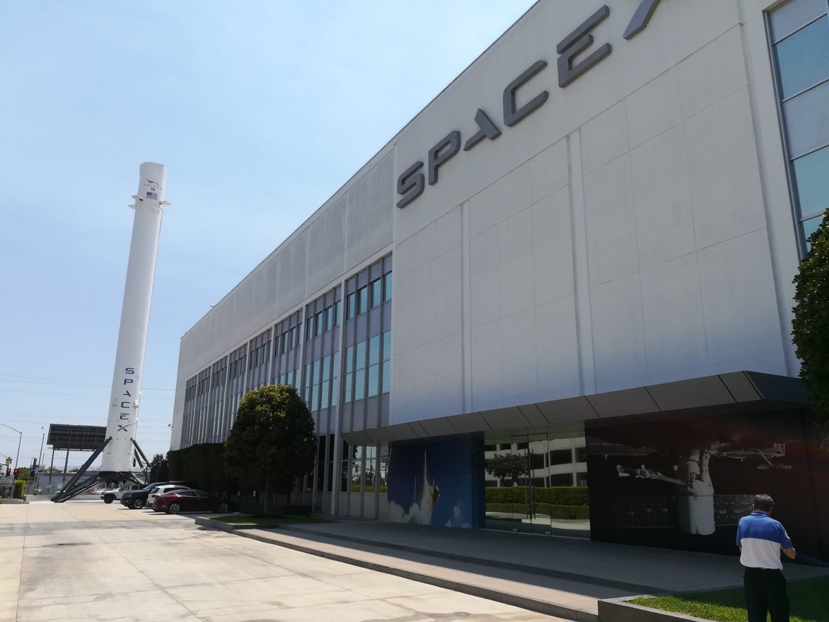 How Many Employees Does SpaceX Have