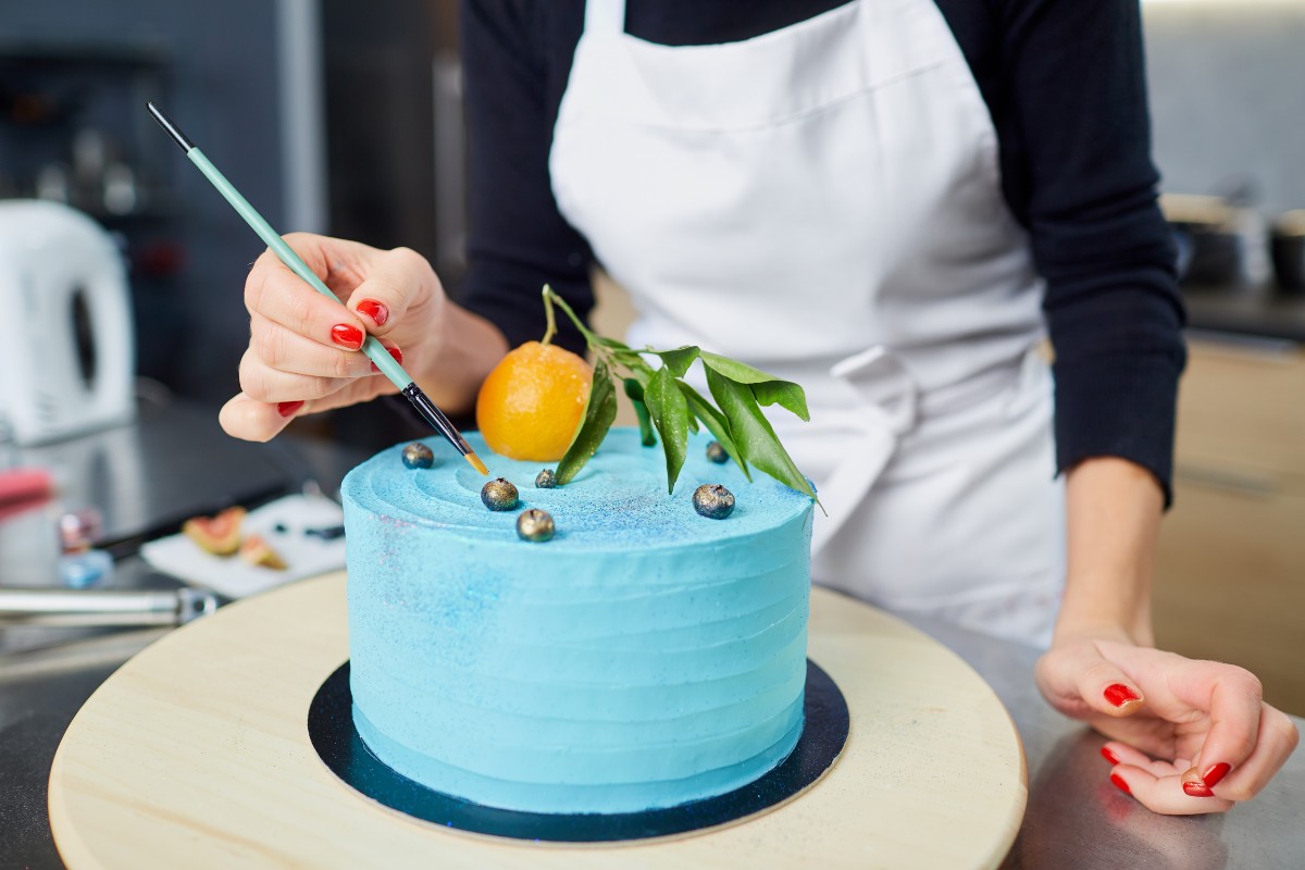 Custom Cake Baking and Decorating