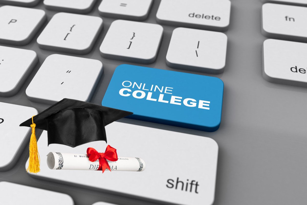 In 2020 2.8 Million Students Enrolled With Online Colleges