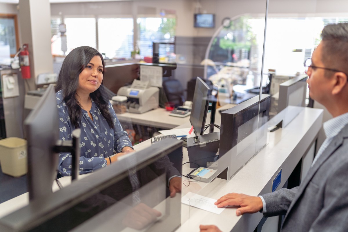 Bank Teller Entry-Level Jobs That Pay $20 An Hour Or More