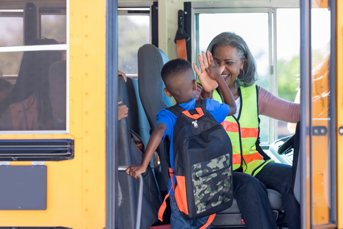 Bus Driver Jobs That Pay $30 an Hour Without a Degree