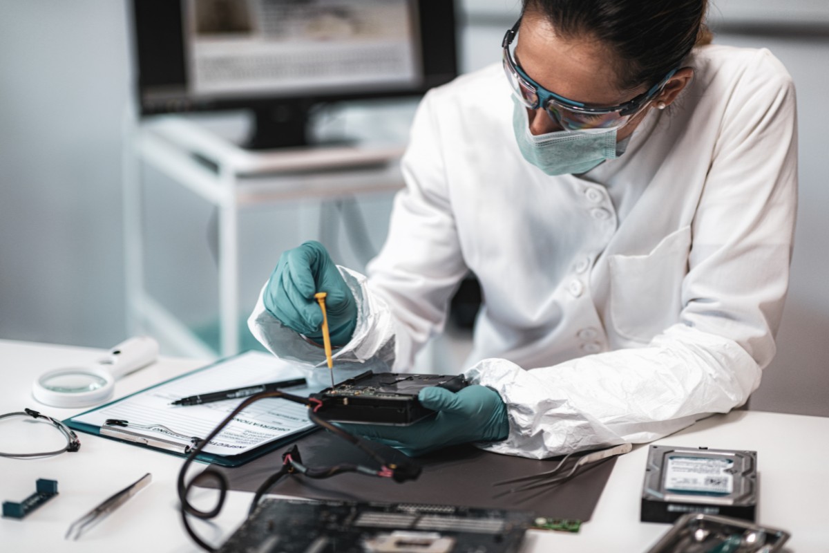 forensic scientist Best Jobs Where You Work Alone