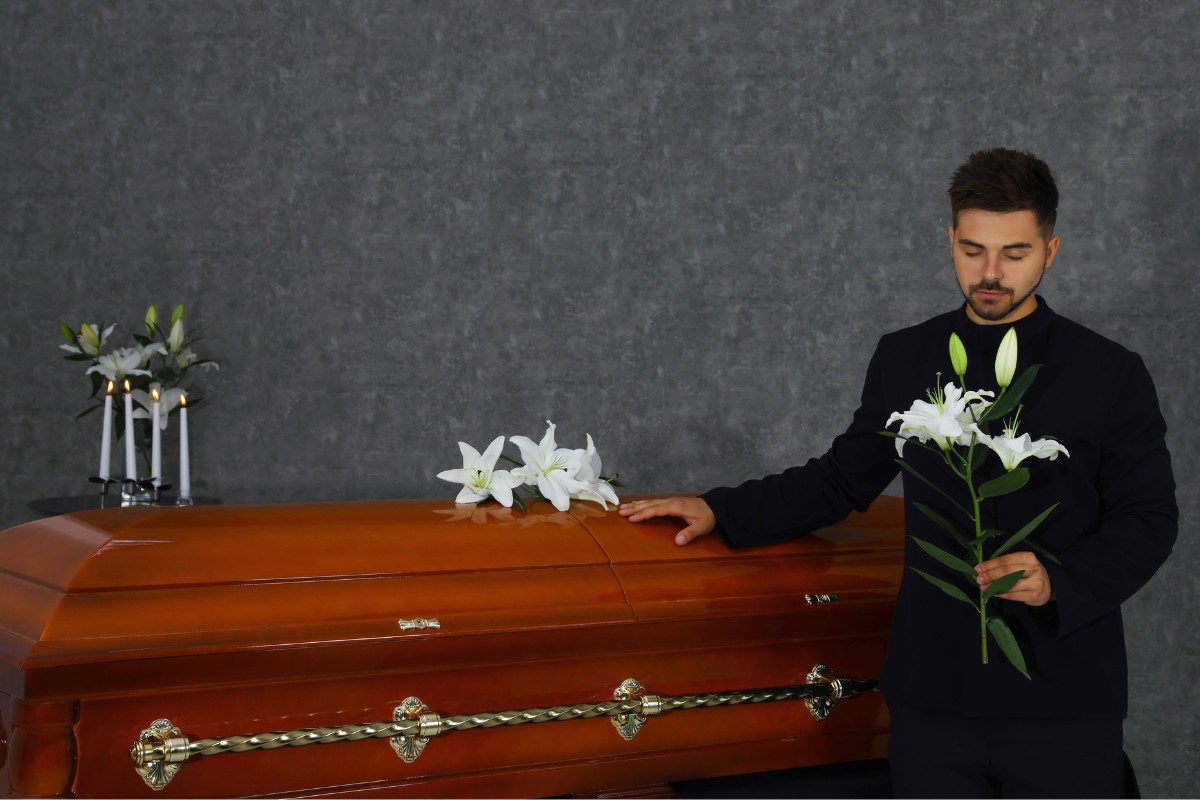 Funeral Service Manager Jobs That Pay $40 an Hour Without a Degree