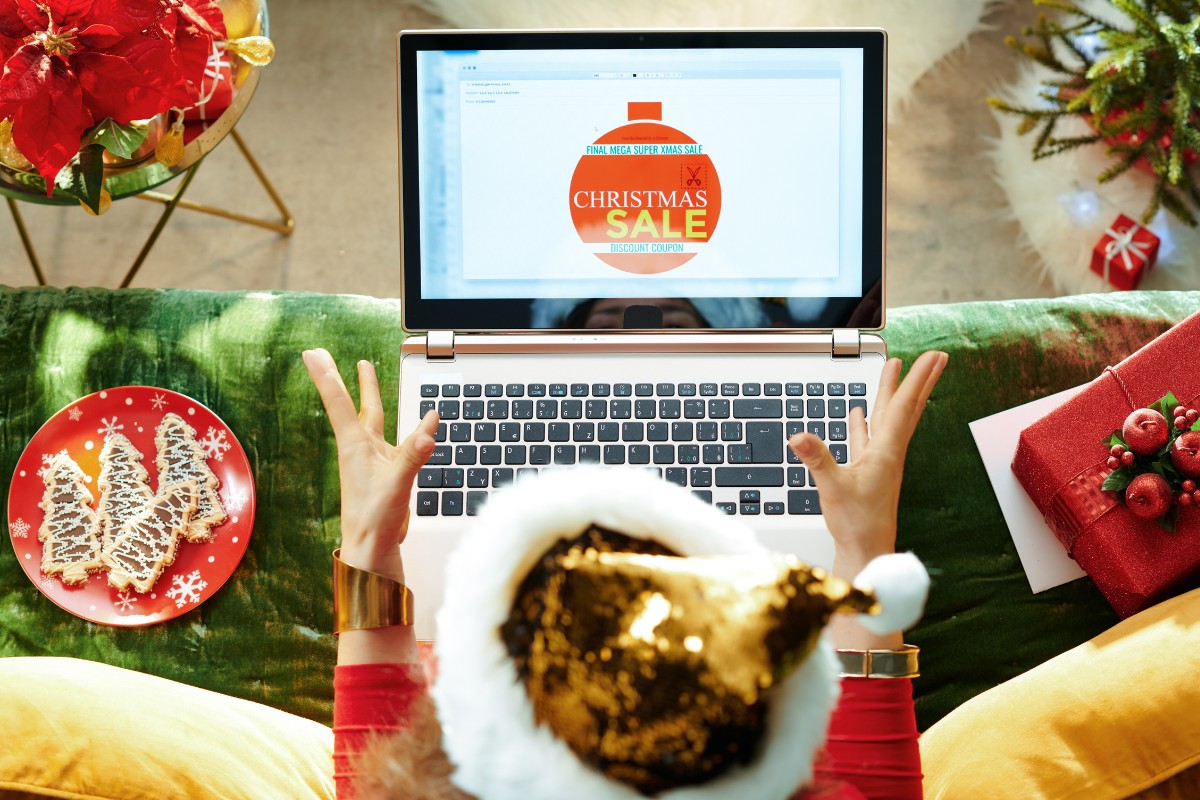Launch a Christmas-Themed Email Marketing Campaign