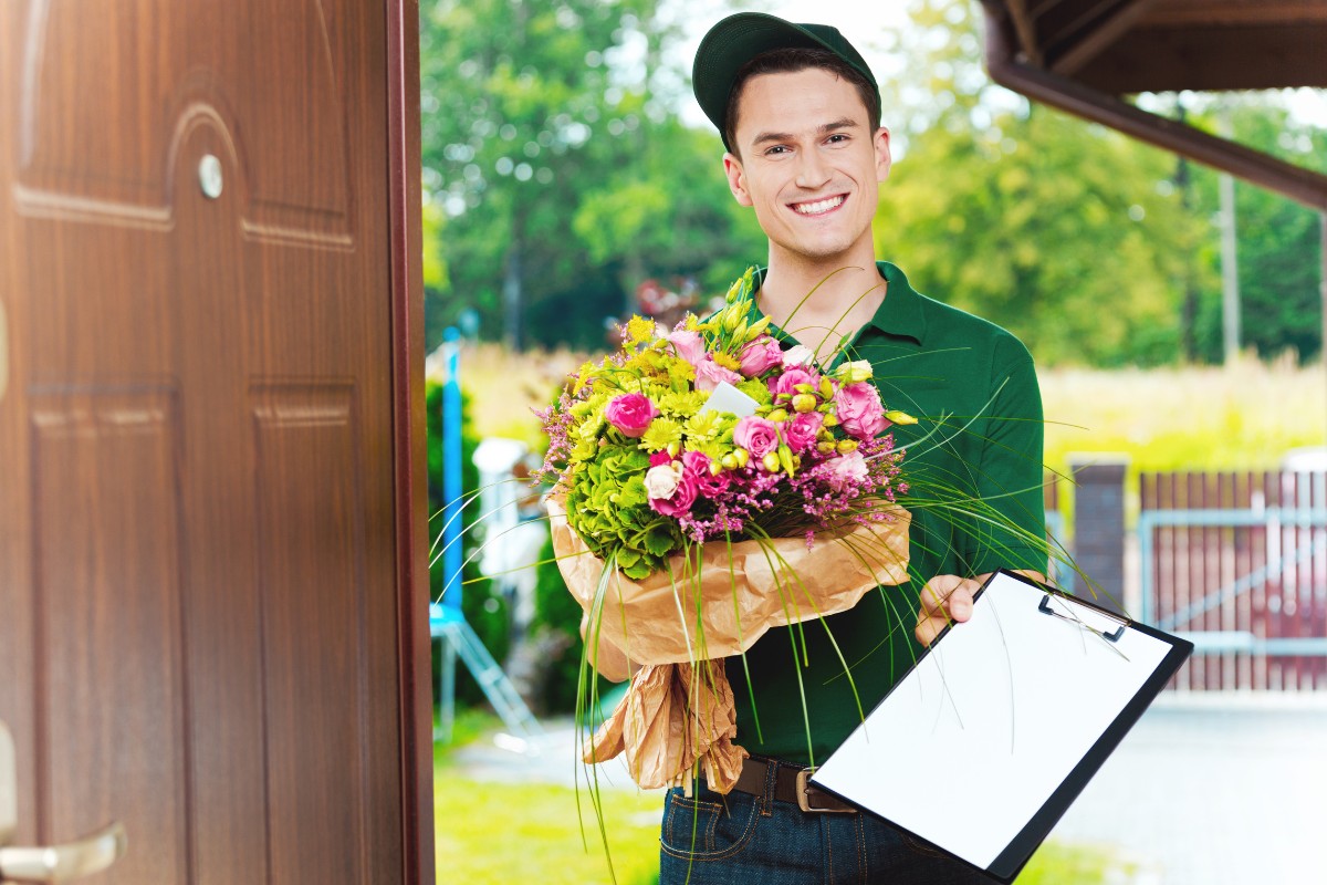Mobile Flower Delivery and Floral Arrangement Services Box Truck Business Ideas