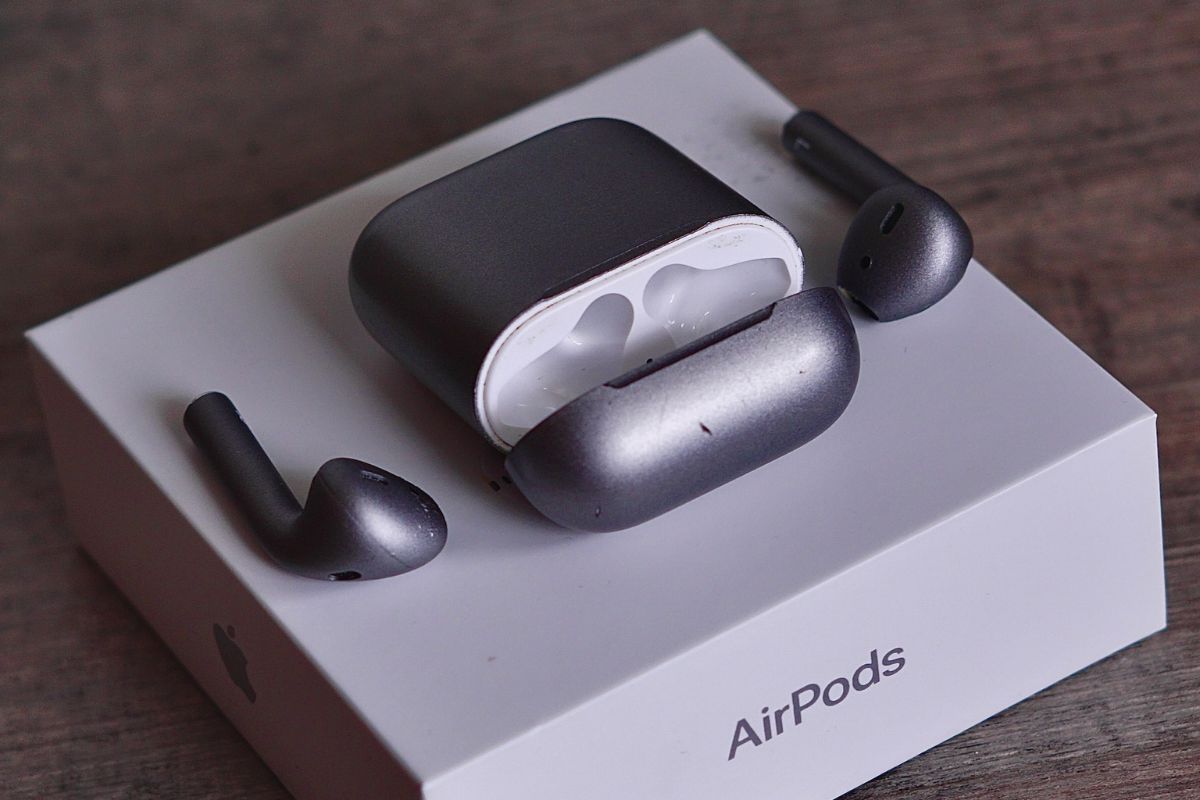 How to Connect AirPods to Dell Laptop