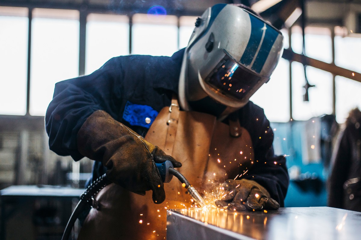welder Jobs That Pay $30 an Hour Without a Degree