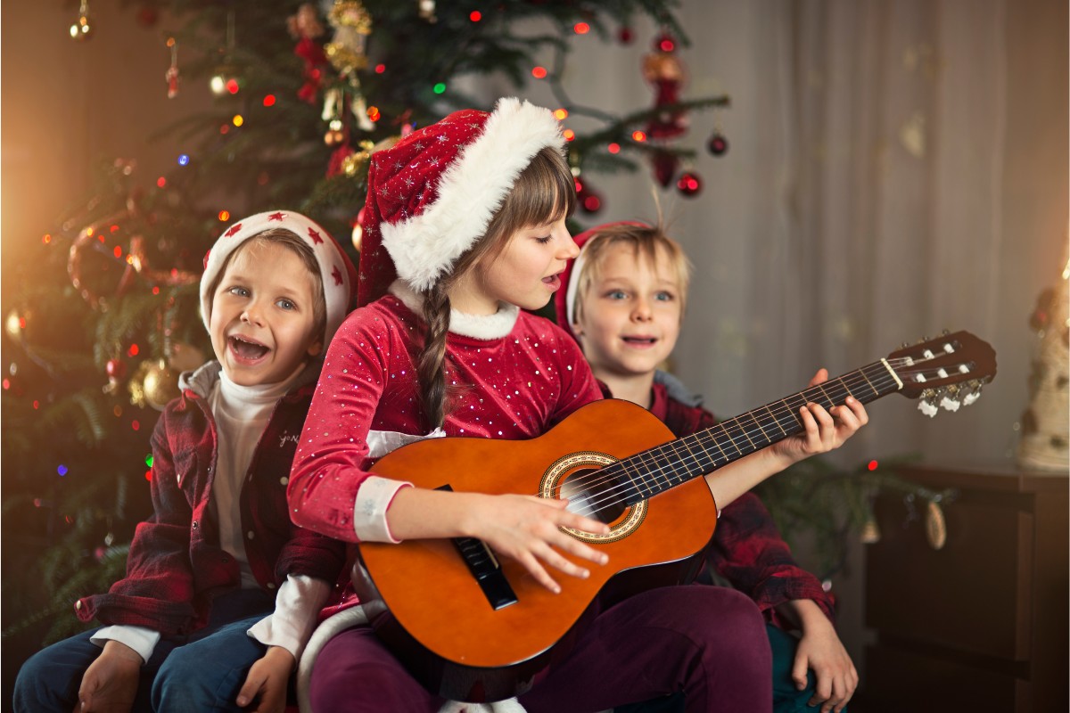 Festive Music and Caroling Services Holiday-Themed Business Ideas