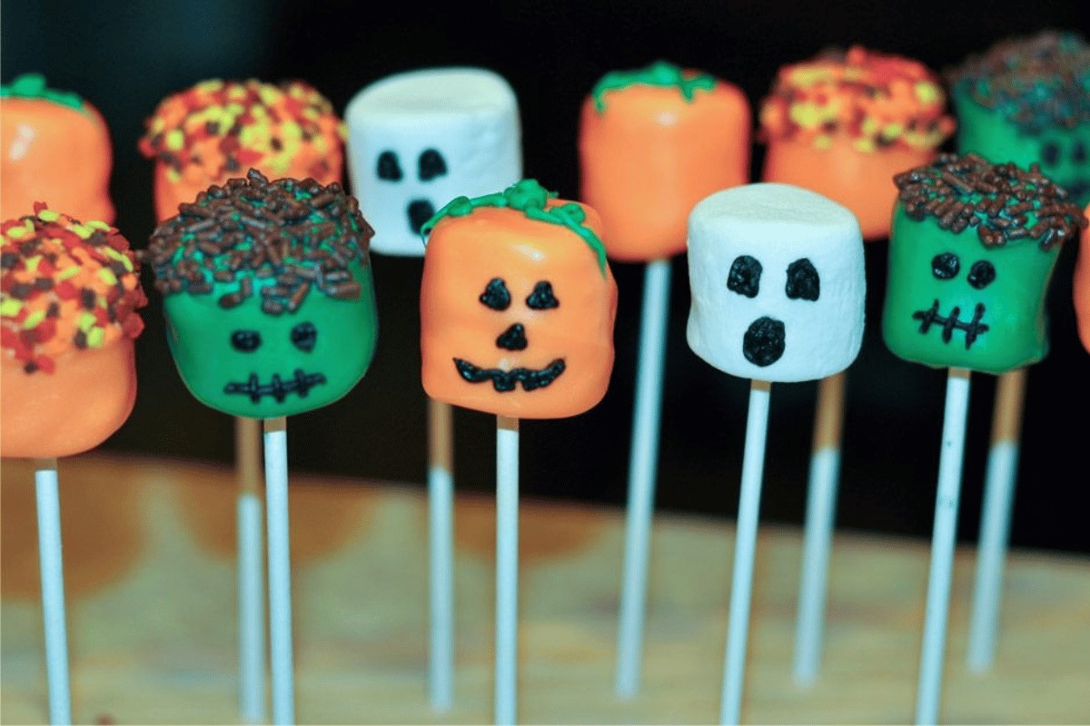Ghostly Marshmallow Pops Halloween Treats to Sell