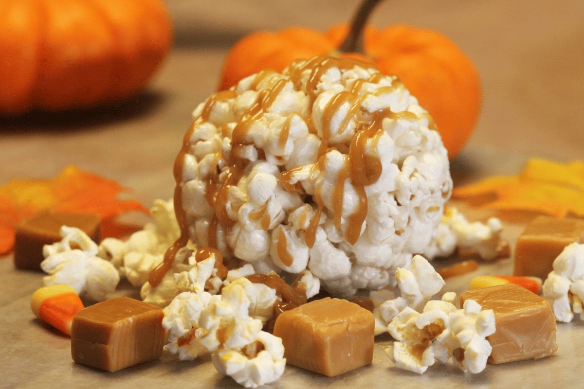 Ghostly Popcorn Balls Halloween Treats to Sell