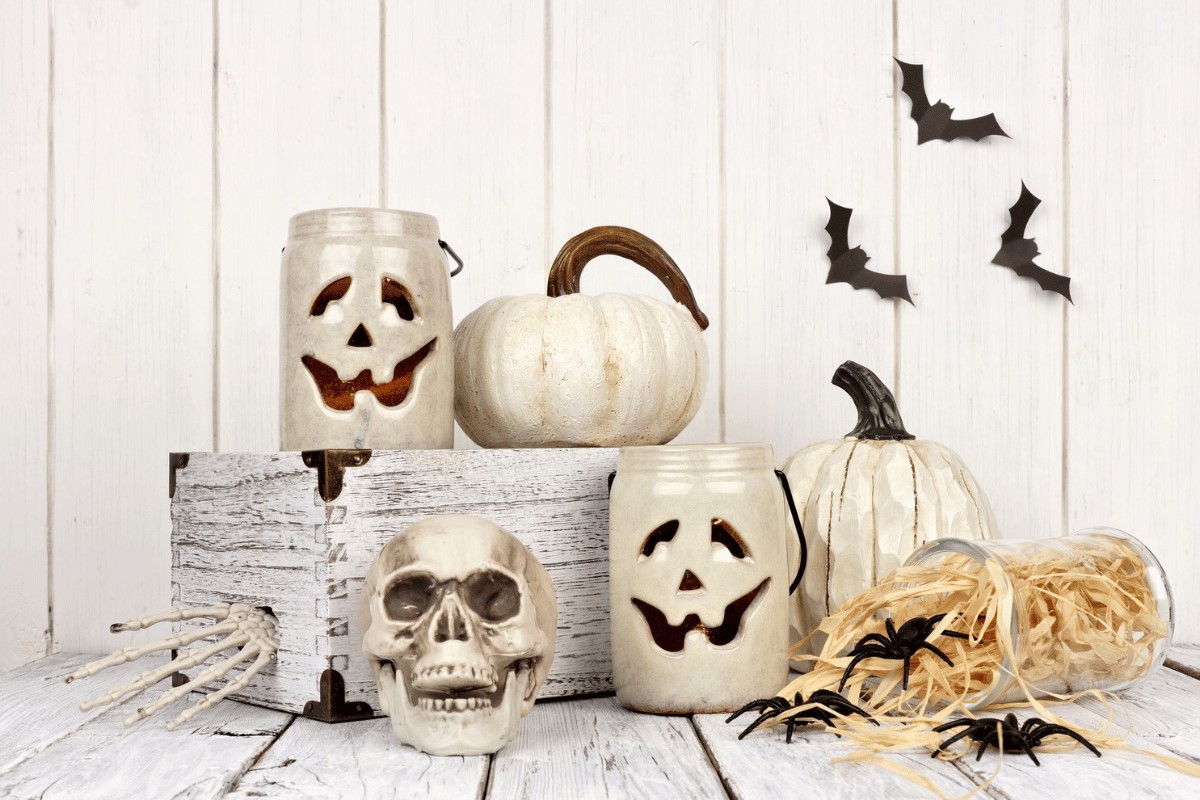 ghostly Mason Jars Halloween Decor to Make and Sell 