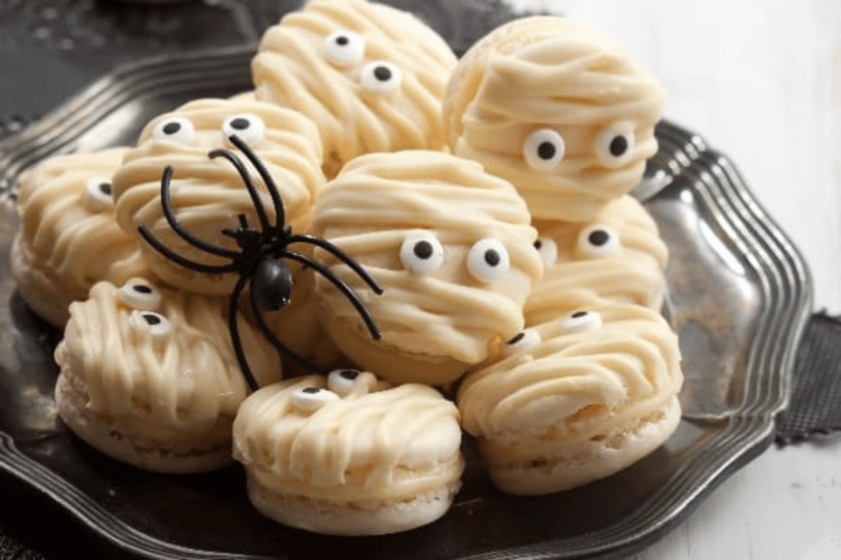 Mummy Macarons Halloween Treats to Sell