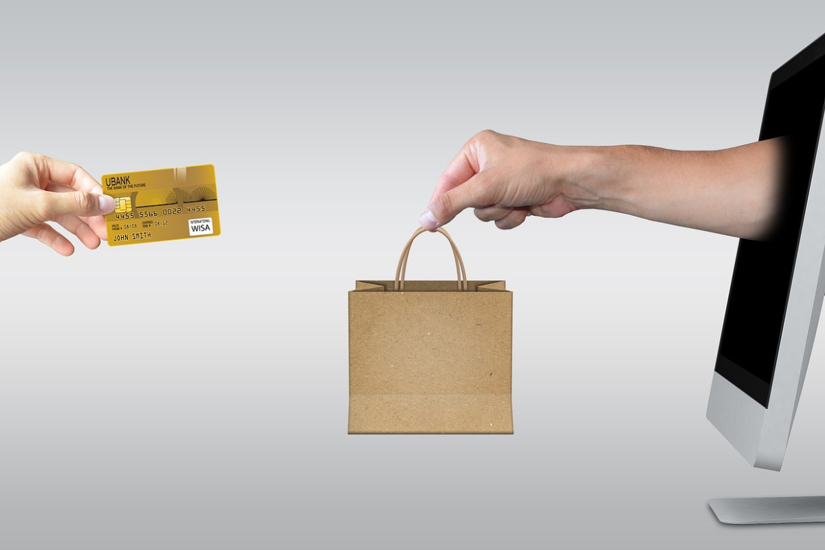 ecommerce bag and card